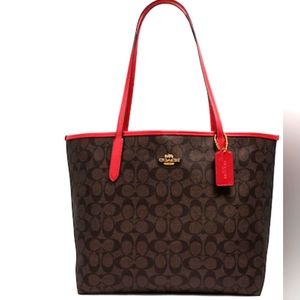 Pre-owned Coach City Tote In Signature Canvas